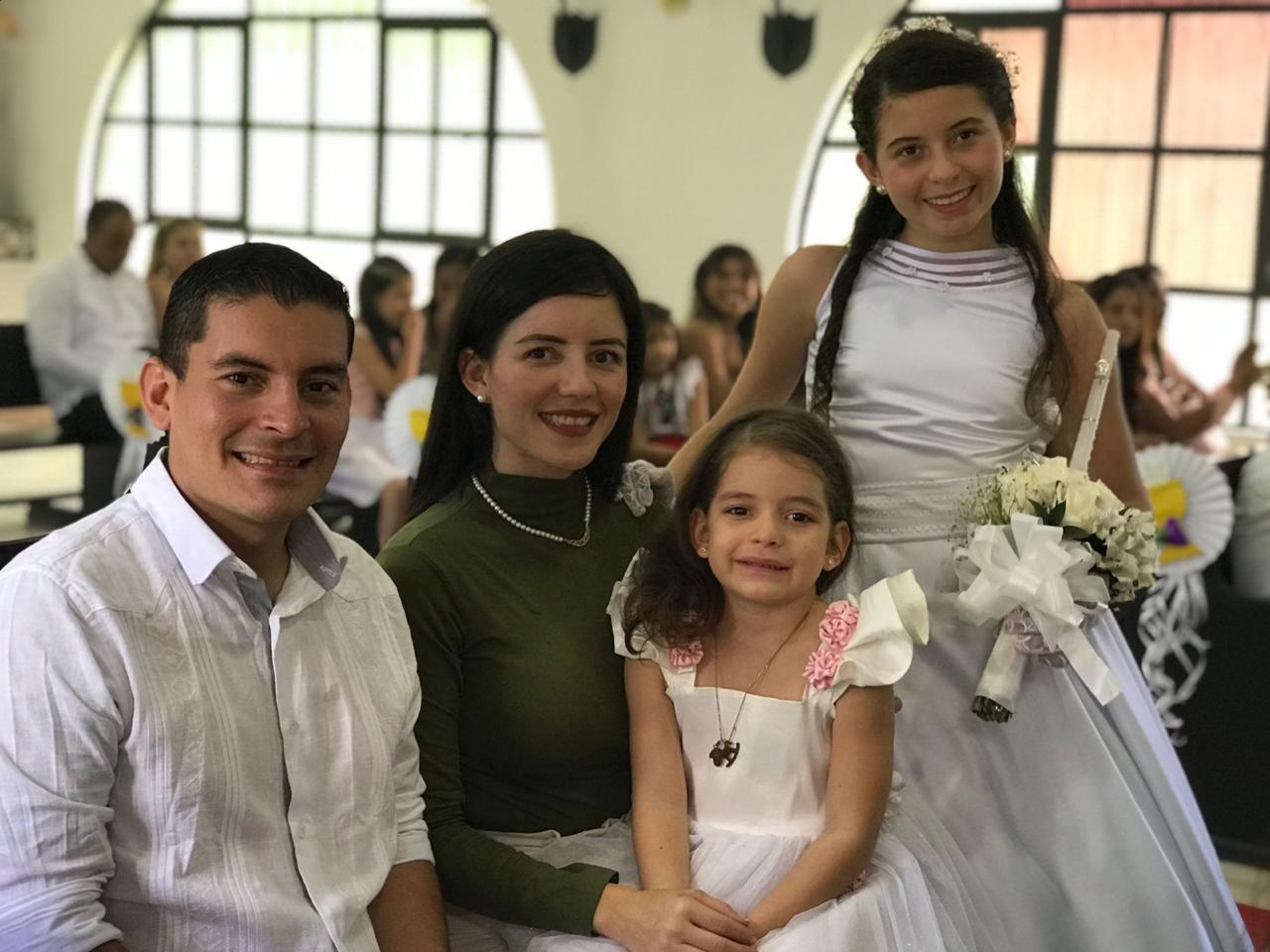 Carlos Olaya, Mileidy Palma, Karolaing Olaya y Salomé Olaya.